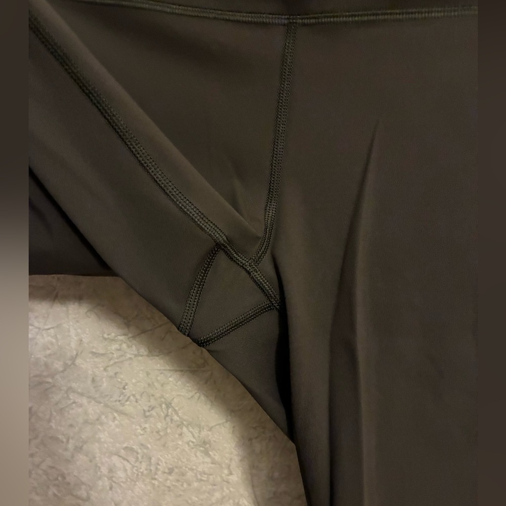 lululemon athletica Olive Green High-Rise Pocket Leggings - Picture 3 of 6